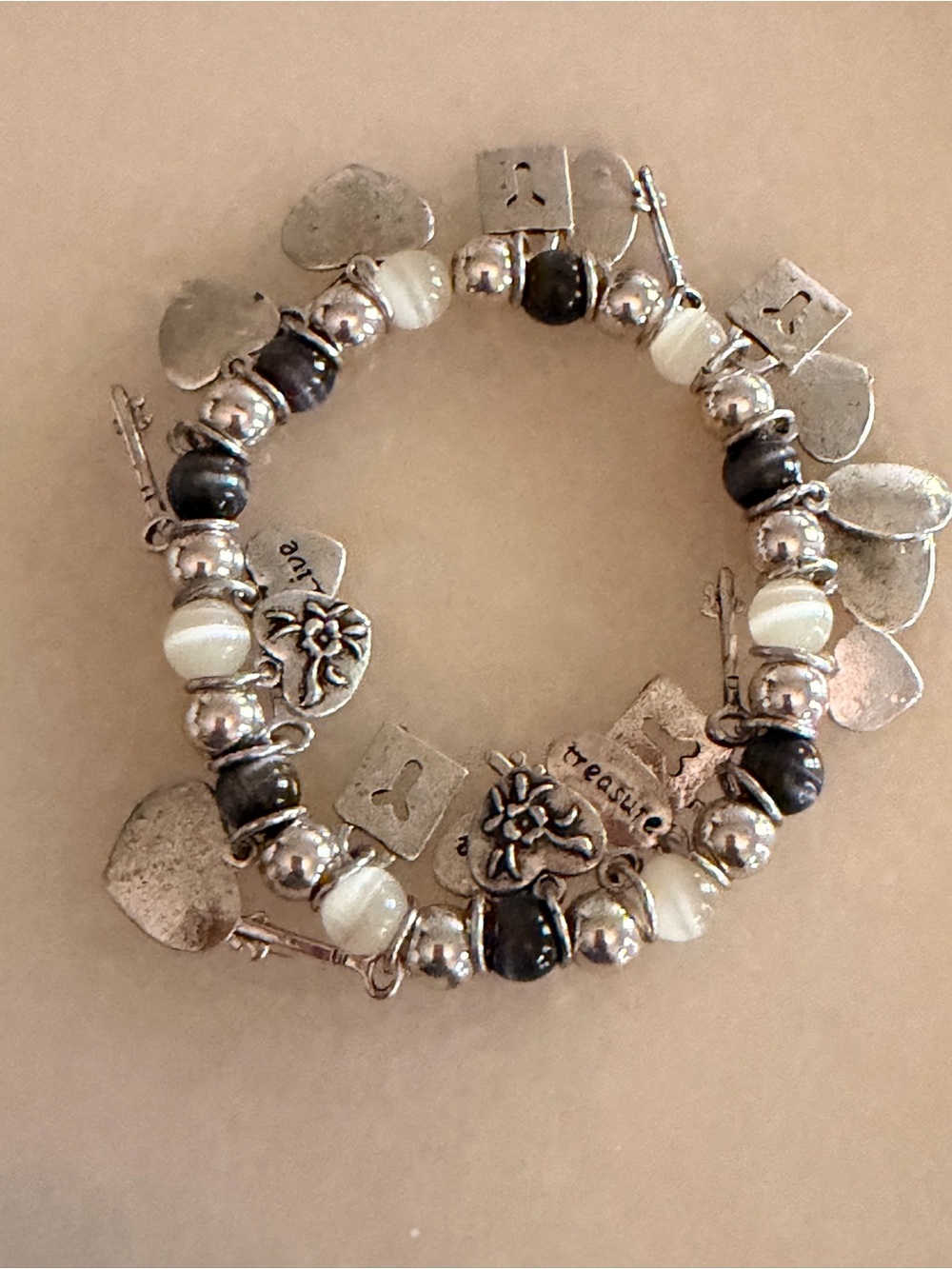 Source Unknown Silver-Tone Charm Bracelet with Black and White Beads - Picture 2 of 6